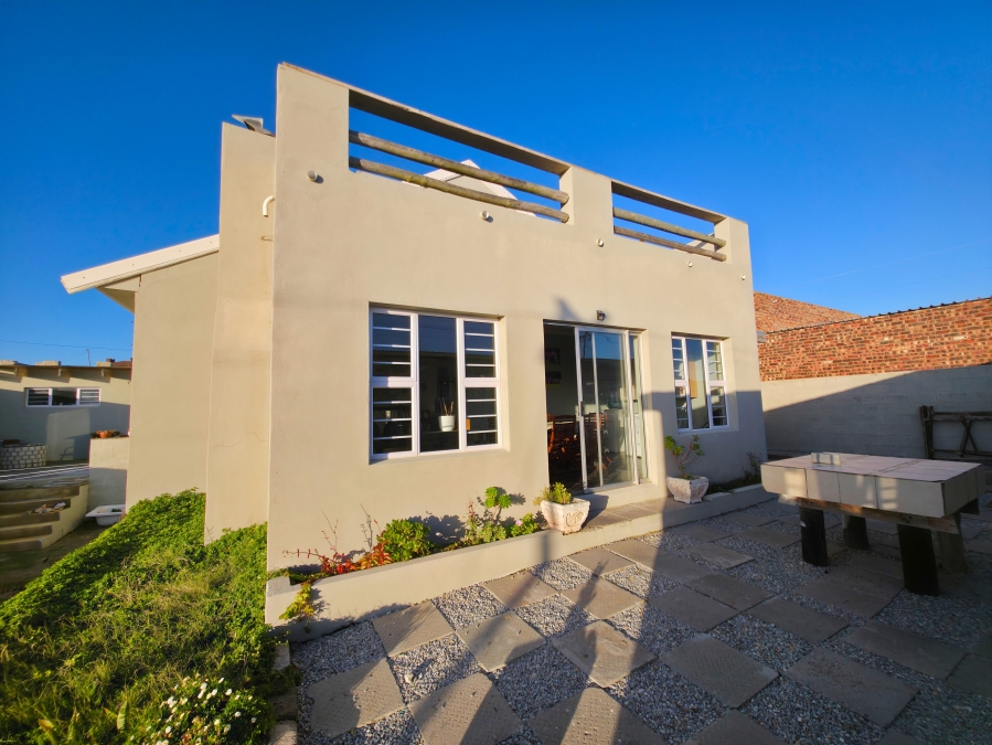 5 Bedroom Property for Sale in Hawston Western Cape